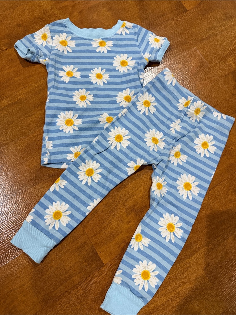 Old Navy Light Blue & White Daisy Stripe Pajama Set